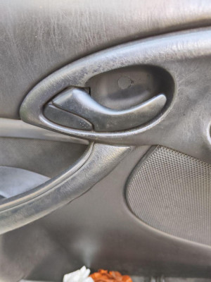 MANETA INTERIOR DELANTERA IZQUIERDA