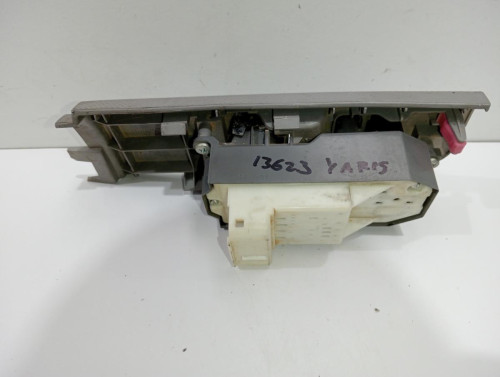 MANDO ELEVALUNAS DELANTERO IZQUIERDO Toyota YARIS (KSP9/SCP9/NLP9) 