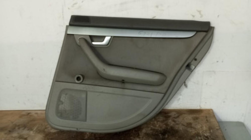 GUARNECIDO PUERTA TRASERA DERECHA Audi A4 AVANT (8E) 
