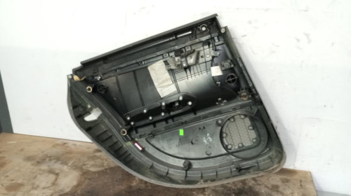 GUARNECIDO PUERTA TRASERA DERECHA Audi A4 AVANT (8E) 