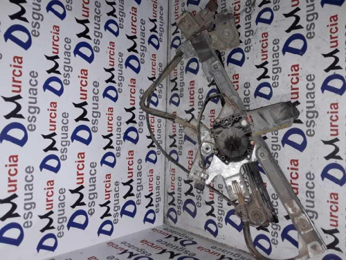 ELEVALUNAS DELANTERO DERECHO 