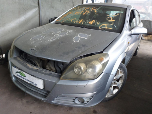 OPEL ASTRA H BERLINA — vehículo donante para recambios 