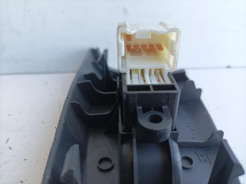  MANDO ELEVALUNAS DELANTERO DERECHO NISSAN ALMERA (N16/E) 