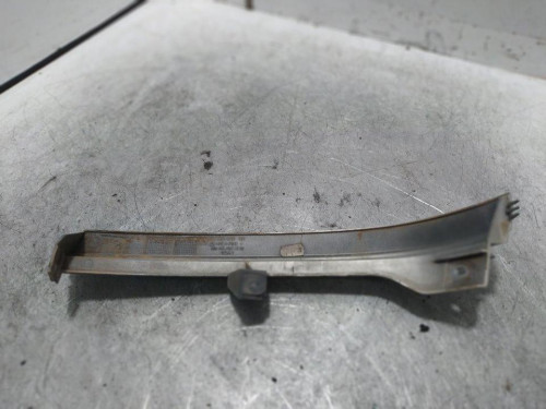 MOLDURA BAJO FARO DERECHO OPEL ZAFIRA A 