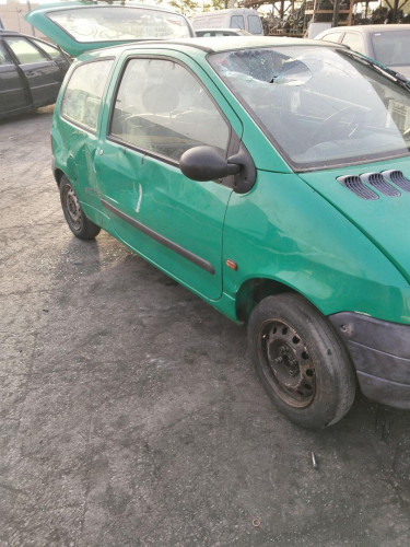 RENAULT TWINGO I (C06) — vehículo donante para recambios 