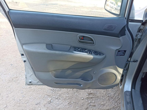 KIA CARENS (UN) — автомобиль-донор на запчасти 