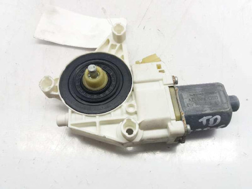 MOTOR ELEVALUNAS TRASERO DERECHO Mercedes-Benz CLASE C (BM 204) BERLINA 