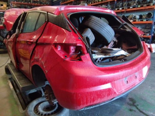 OPEL ASTRA K BERLINA 5P — vehículo donante para recambios 