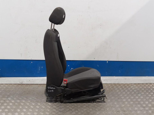  ASIENTO DELANTERO IZQUIERDO 