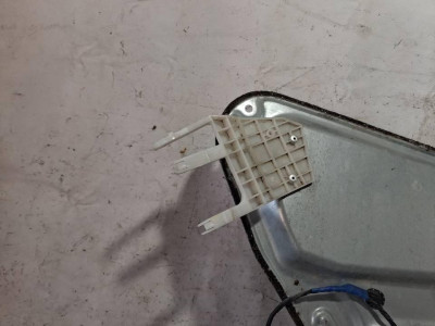 ELEVALUNAS TRASERO DERECHO
