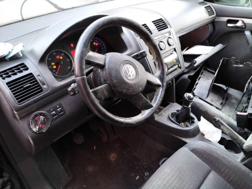  VOLKSWAGEN TOURAN (1T1) 