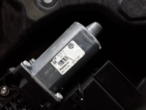 ELEVALUNAS TRASERO IZQUIERDO Volkswagen GOLF VI (5K1)(10.2008) 