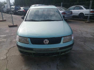 VOLKSWAGEN PASSAT BERLINA (3B2)