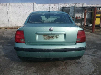 VOLKSWAGEN PASSAT BERLINA (3B2)