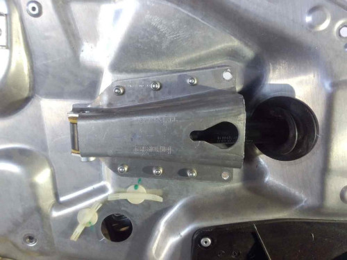 ELEVALUNAS DELANTERO IZQUIERDO MERCEDES-BENZ CLASE S (BM 221) LIM. 