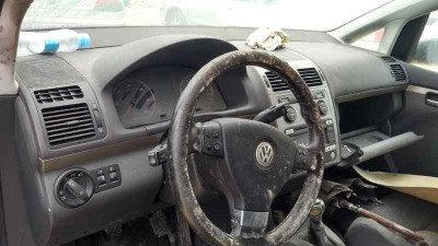 VOLKSWAGEN TOURAN (1T2)