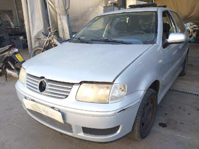 VOLKSWAGEN POLO III BERLINA (6N2)
