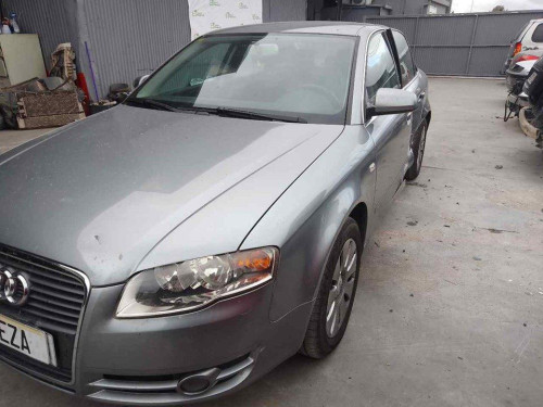 AUDI A4 BERLINA (8E) — vehículo donante para recambios 