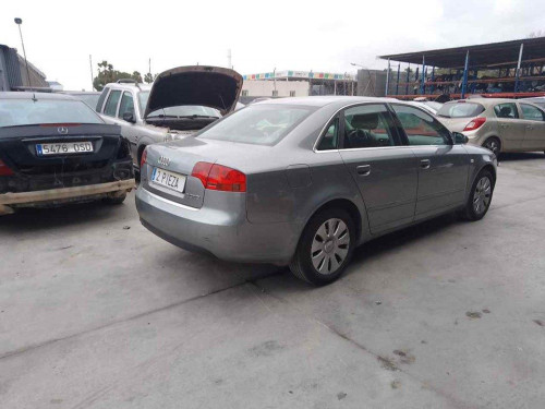 AUDI A4 BERLINA (8E) — vehículo donante para recambios 