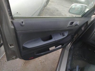 MANETA INTERIOR DELANTERA IZQUIERDA