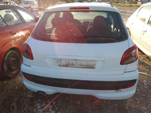 PEUGEOT 206 + — vehículo donante para recambios 