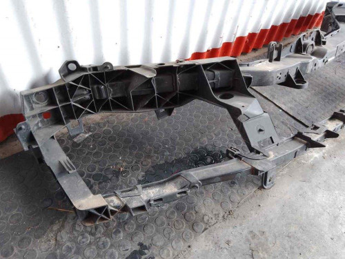 PANEL FRONTAL Ford FOCUS BERLINA (CAP) 