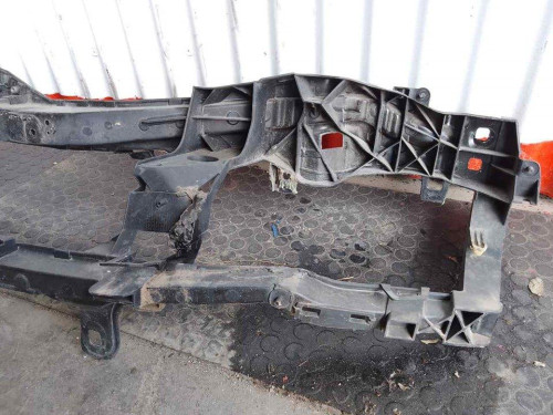 PANEL FRONTAL Ford FOCUS BERLINA (CAP) 