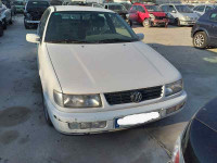 VOLKSWAGEN PASSAT BERLINA (3A2)