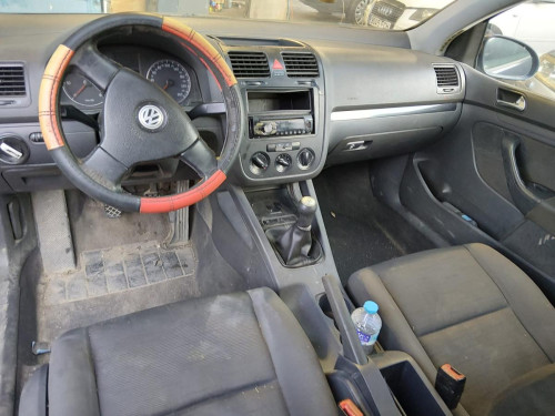 VOLKSWAGEN GOLF V (1K1)(10.2003) — vehículo donante para recambios 