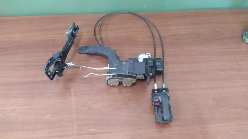 CERRADURA PUERTA DELANTERA DERECHA Toyota RAV4 (A2) 