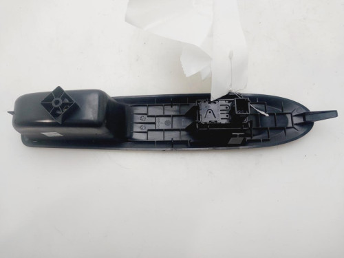 MANDO ELEVALUNAS DELANTERO DERECHO Citroen C4 BERLINA 