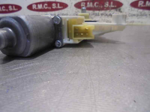 MOTOR ELEVALUNAS DELANTERO DERECHO Mercedes-Benz CLASE C (BM 204) BERLINA 
