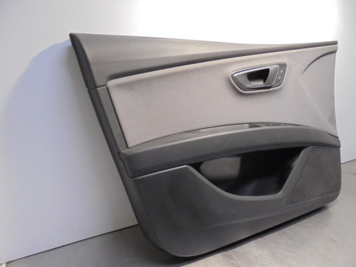 GUARNECIDO PUERTA DELANTERA IZQUIERDA Seat LEON ST 5F8 