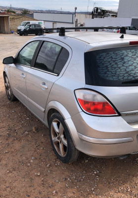OPEL ASTRA H BERLINA