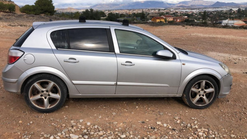 OPEL ASTRA H BERLINA — автомобиль-донор на запчасти 