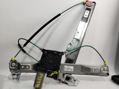 ELEVALUNAS DELANTERO DERECHO Opel CORSA E 