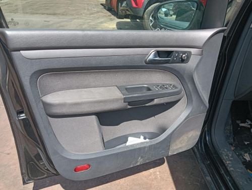 VOLKSWAGEN TOURAN (1T3) — vehículo donante para recambios 