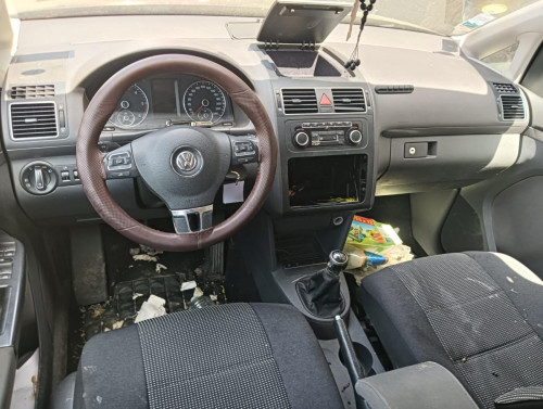 VOLKSWAGEN TOURAN (1T3) — vehículo donante para recambios 