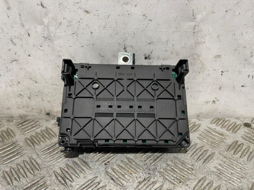  CAJA RELES / FUSIBLES 
