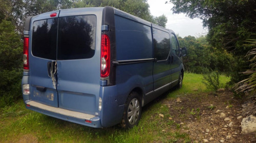 OPEL VIVARO FURGÓN/COMBI — vehículo donante para recambios 