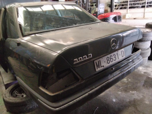  MERCEDES-BENZ CLASE 124 (BM 124) BERLINA 