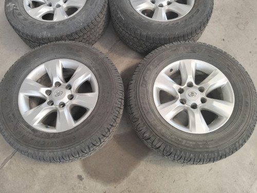 JUEGO LLANTAS TOYOTA HILUX (KUN) 