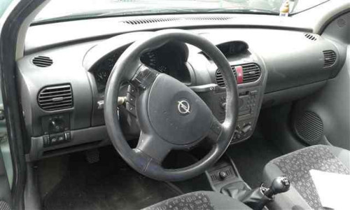 OPEL CORSA C — vehículo donante para recambios 