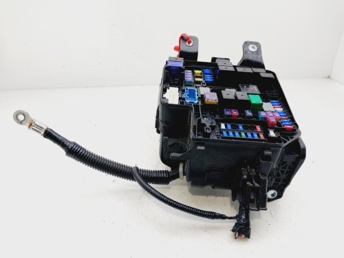  CAJA RELES / FUSIBLES MAZDA 3 SEDÁN (BP) 