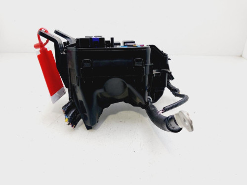  CAJA RELES / FUSIBLES MAZDA 3 SEDÁN (BP) 