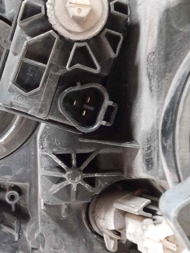  FARO IZQUIERDO TOYOTA AVENSIS CROSS SPORT (T27) 
