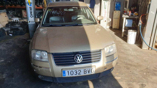  VOLKSWAGEN PASSAT BERLINA (3B3) 