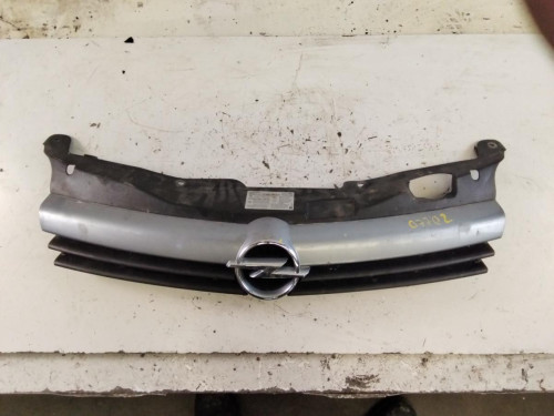 CALANDRA DELANTERA DE RADIADOR OPEL ASTRA H BERLINA 