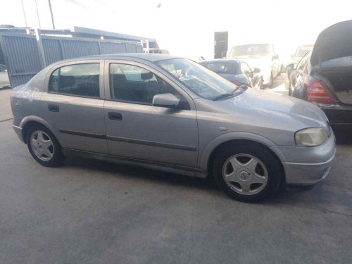 OPEL ASTRA G BERLINA — vehículo donante para recambios 