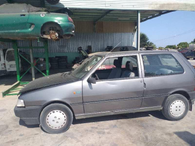 FIAT UNO (146)